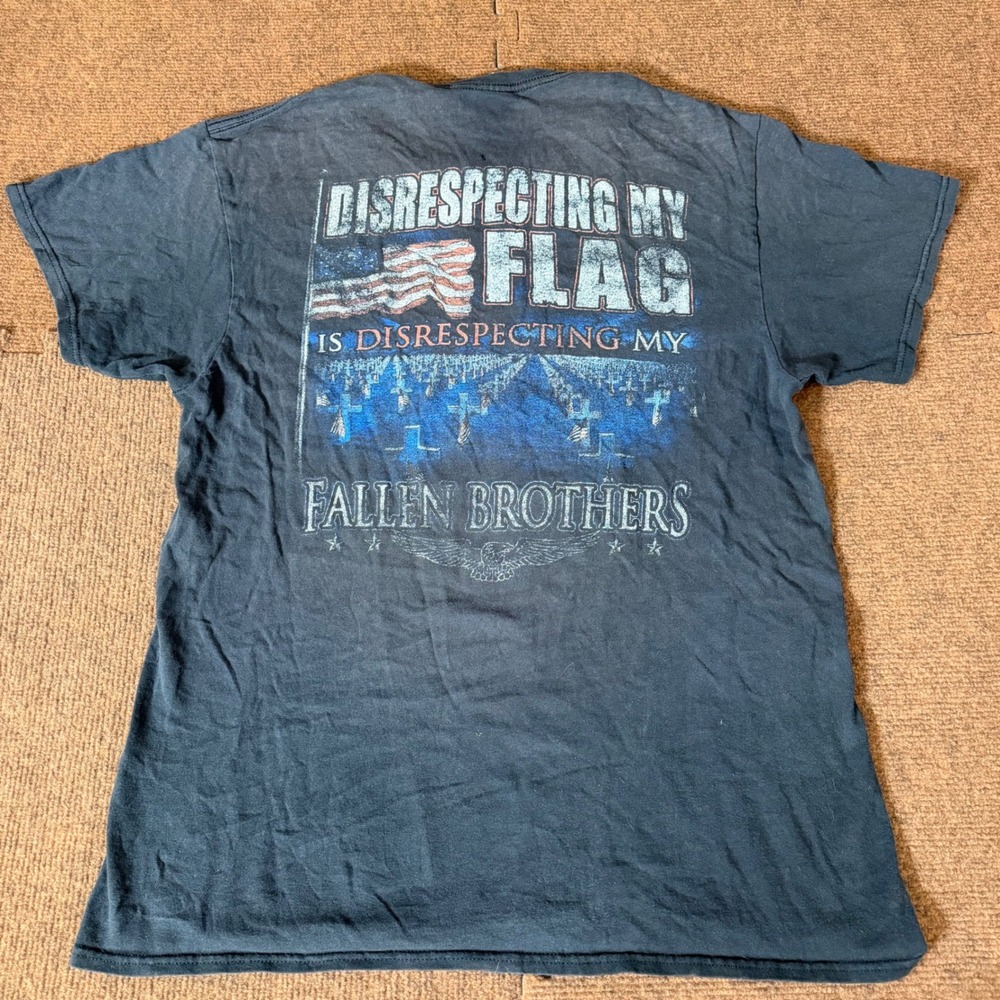 Delta Apparel Mens Black Disrespecting My Flag Graphic‎ T-Shirt Distressed Small